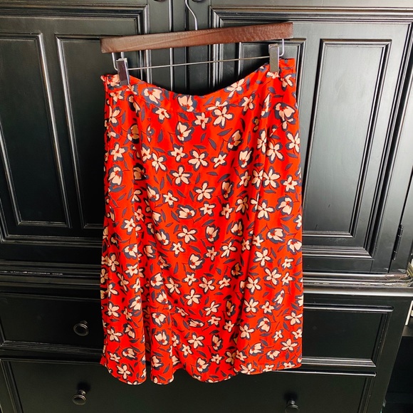 NWT Who What Wear Red Painted Floral Midi Skirt - Picture 5 of 5